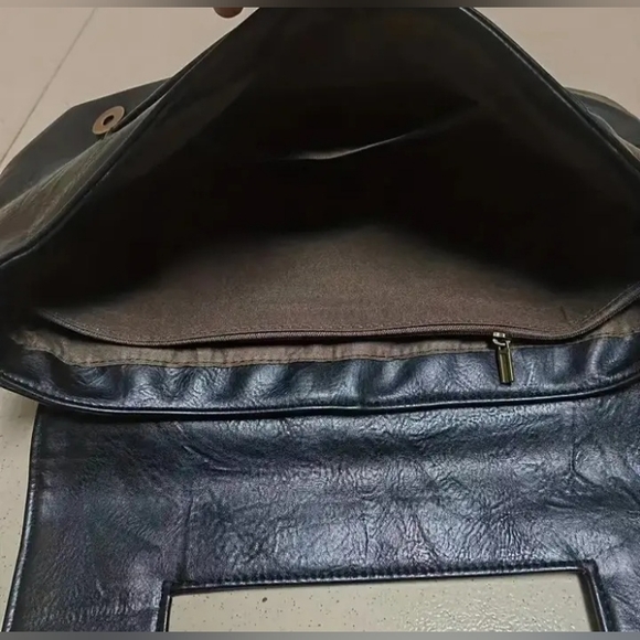 Black Soft Vegan Leather Envelope Messenger/Shoulder/Crossbody Bag/Clutch NEW - Picture 8 of 11
